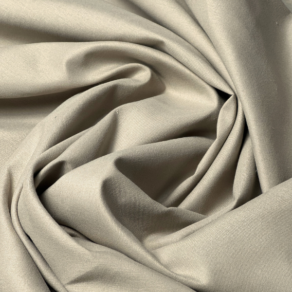 Semi Black Out Castor